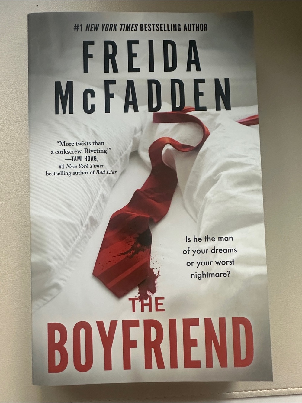The Boyfriend by Freida McFadden - White Cover with Red Tie